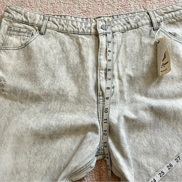 NWT Grace & Emma Straight Leg Distressed Stone Wash Jean Size 18 Gray White - Picture 11 of 13